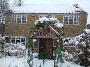 Tranquil Cottage Retreat in Bath